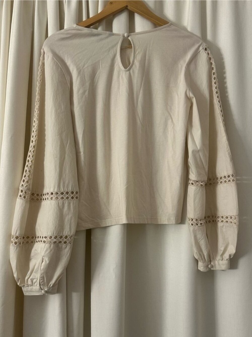 Beige long-sleeved top - Picture 4 of 4